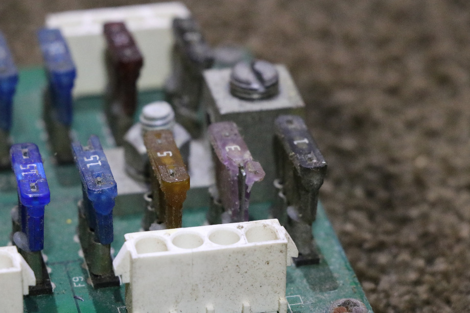 USED KIB FUSE PANEL 16616257 RV/MOTORHOME PARTS FOR SALE RV Components 
