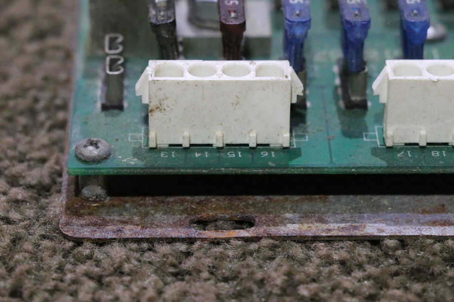 USED KIB FUSE PANEL 16616257 RV/MOTORHOME PARTS FOR SALE RV Components 