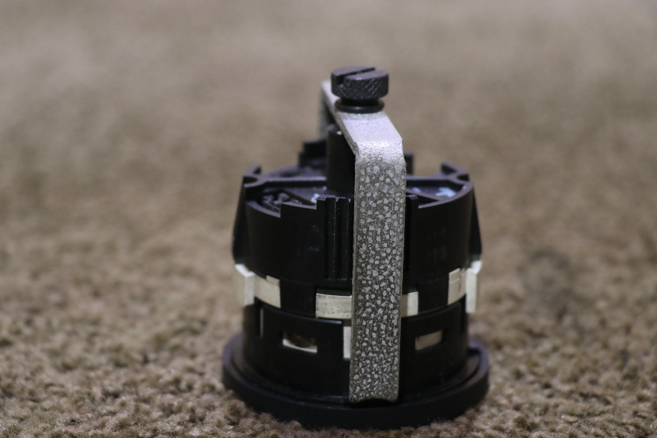 USED RV W22-00005-017 OIL PRESS DASH GAUGE FOR SALE RV Components 