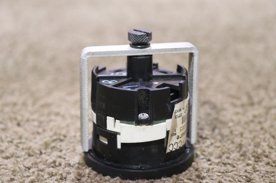 USED RV W22-00005-017 OIL PRESS DASH GAUGE FOR SALE RV Components 