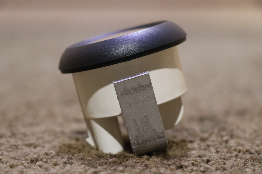 USED RV/MOTORHOME FREIGHTLINER OIL PRESS DASH GAUGE W22-00005-000 FOR SALE RV Components 