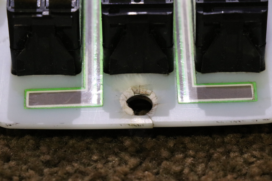 USED MOTORHOME ENGINE / ENGINE / PEDAL 3 SWITCH PANEL FOR SALE RV Components 