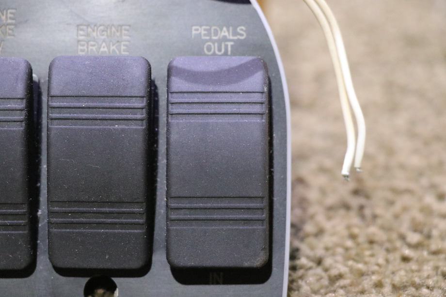 USED MOTORHOME ENGINE / ENGINE / PEDAL 3 SWITCH PANEL FOR SALE RV Components 