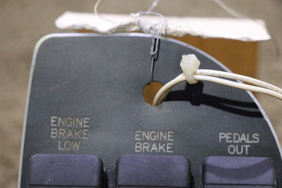 USED MOTORHOME ENGINE / ENGINE / PEDAL 3 SWITCH PANEL FOR SALE RV Components 