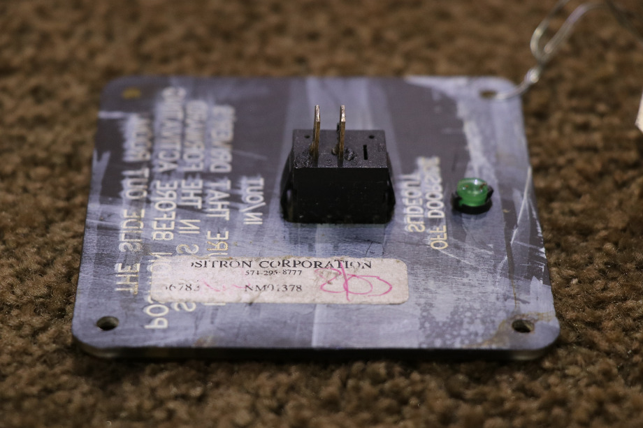 USED RV OFF DOORSIDE SLIDEOUT IN/OUT SWITCH PANEL FOR SALE RV Components 