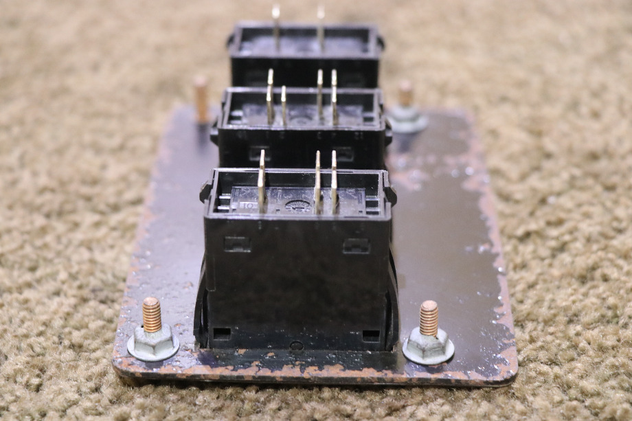 USED COVER / SUNVISOR / LAMP 3 SWITCH PANEL RV PARTS FOR SALE RV Components 