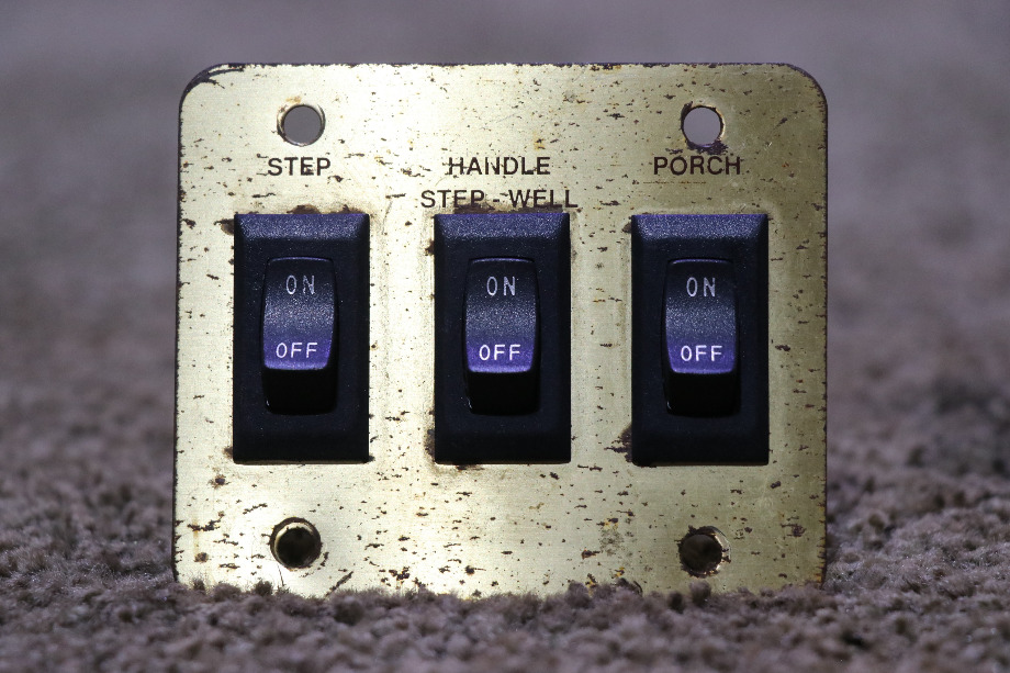 USED RV STEP / HANDLE / PORCH 3 SWITCH PANEL FOR SALE RV Components 