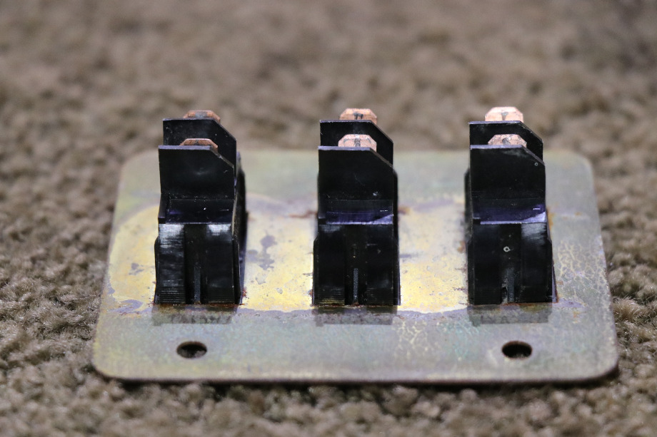 USED RV STEP / HANDLE / PORCH 3 SWITCH PANEL FOR SALE RV Components 