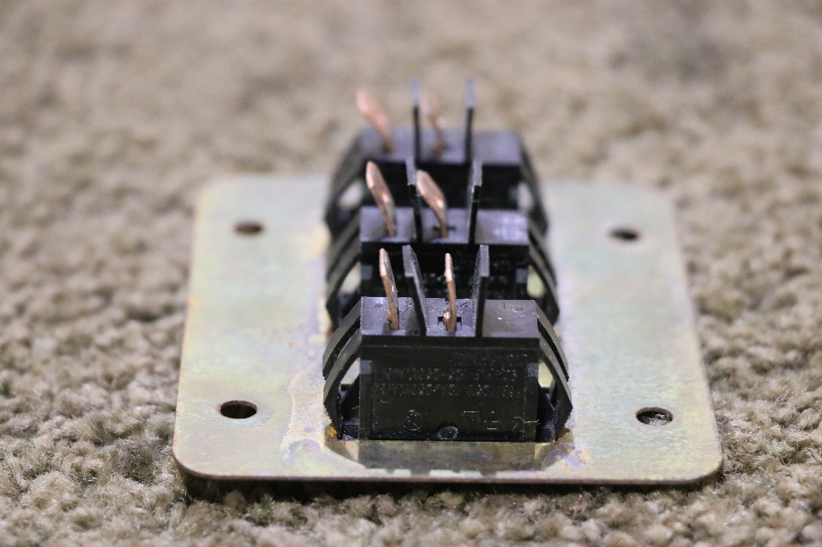 USED RV STEP / HANDLE / PORCH 3 SWITCH PANEL FOR SALE RV Components 