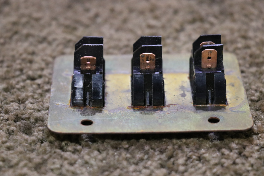 USED RV STEP / HANDLE / PORCH 3 SWITCH PANEL FOR SALE RV Components 