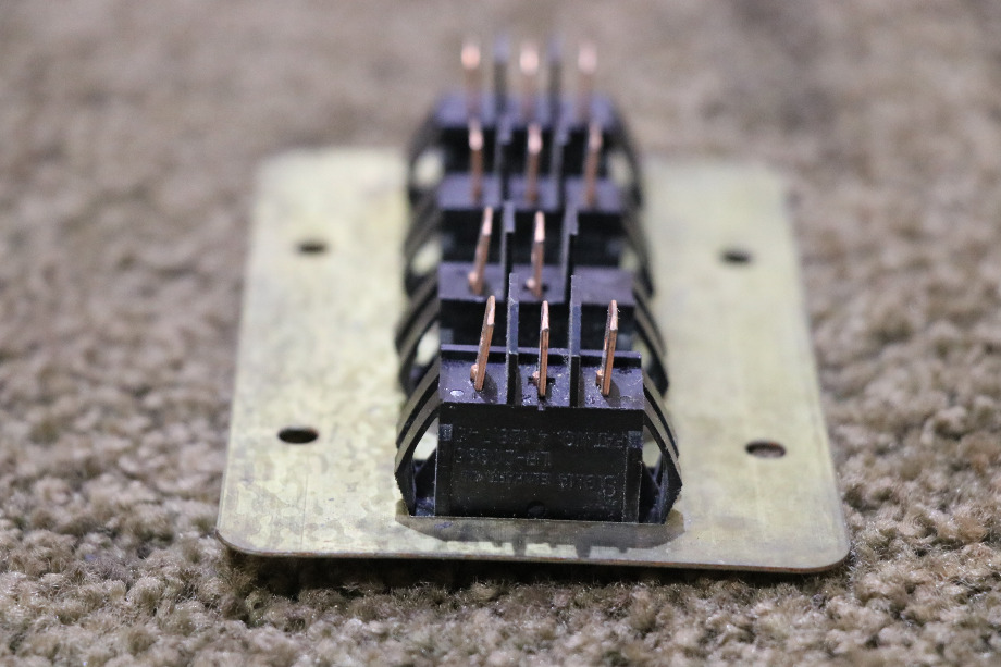 USED MOTORHOME KITCHEN / LIVING ROOM / HALL / DINETTE 4 SWITCH PANEL FOR SALE RV Components 