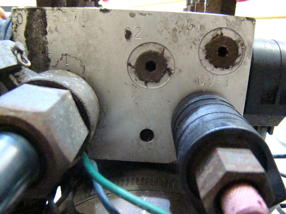 USED EQUALIZER HYDRAULIC LEVEL PUMP FOR SALE RV Components 