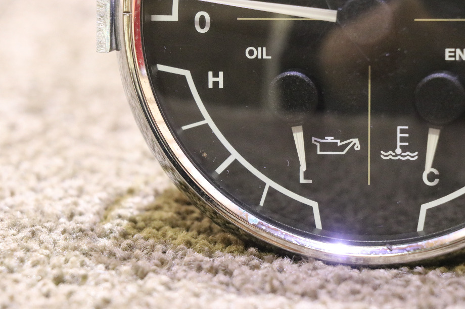 USED MOTORHOME 3 IN 1 TACH / OIL / ENGINE 8640-40003-19 DASH GAUGE FOR SALE RV Components 