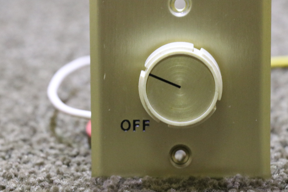 USED 7.5 AMP TWIST KNOB SWITCH PANEL RV/MOTORHOME PARTS FOR SALE RV Components 