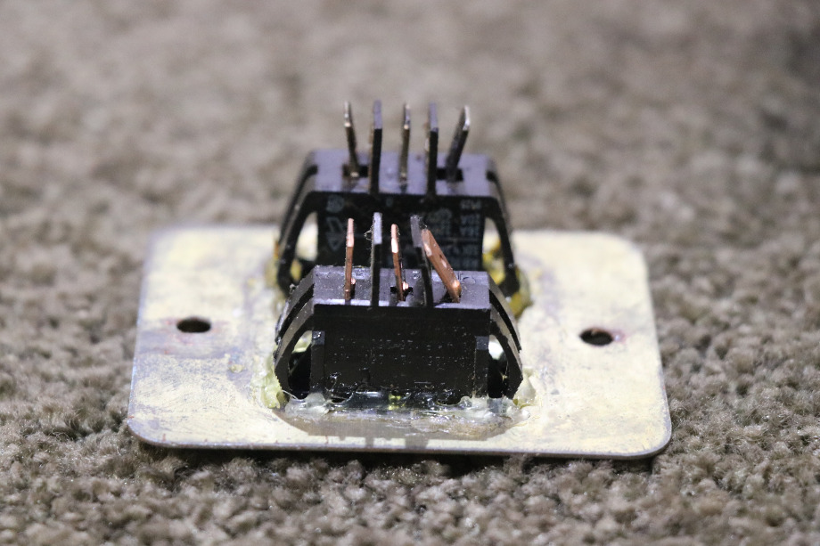 USED RV BRASS BEDROOM & HALL DOUBLE SWITCH PANEL FOR SALE RV Components 